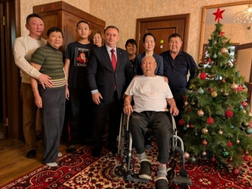 Сегодня 100-й день рождения отпраздновал элистинец Цевден Ханинов.