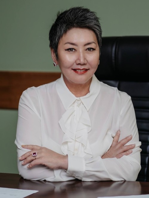 Елена Булукова из Калмыкии удостоена почётного звания «Заслуженный деятель искусств Российской Федерации».