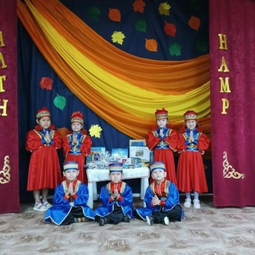 Воспитанники детского сада «Солнышко» из Яшкуля обменялись посылками дружбы с ровесниками из Санкт-Петербурга.