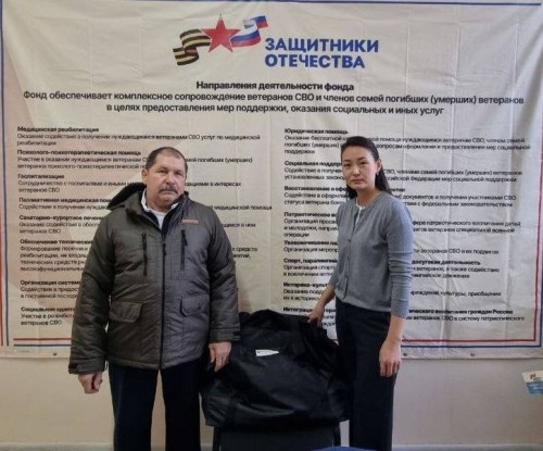 В Октябрьском районе ветеран специальной военной операции Александр Трясцын обеспечен комплектом адаптивной одежды.