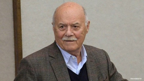 Владимир Путин постановил провести в 2026 году мероприятия, посвященные празднованию 90-летия со дня рождения кинорежиссера Станислава Говорухина.