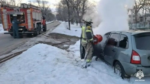 В Городовиковском районе произошло возгорание автомобиля.