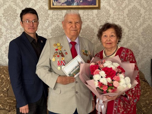 Ветерану войны Николаю Илюмжинову из Элисты исполнилось 97 лет.