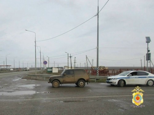 В Калмыкии задержали жителя Ростовской области, подозреваемого в угоне автомобиля и краже денег у знакомого.