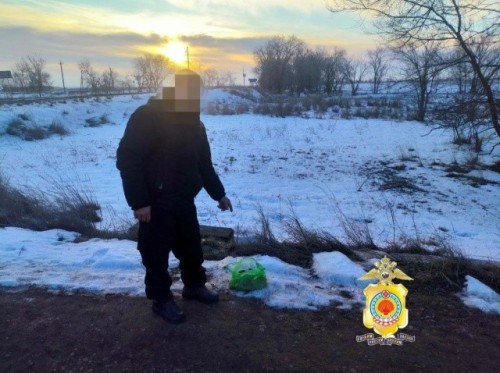 ️В Яшалтинском районе задержан подозреваемый в хранении наркотиков.