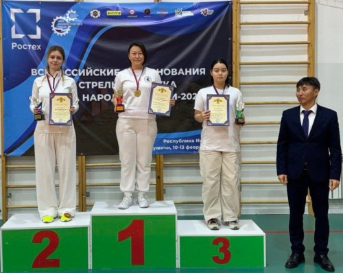Спортсменки из Калмыкии завоевали золото и бронзу на всероссийских соревнованиях по стрельбе из лука.