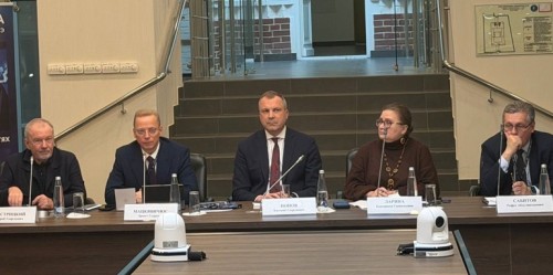 ИИ, смыслы и кадры: в Москве обсудили будущее медиасферыИИ, смыслы и кадры: в Москве обсудили будущее медиасферы