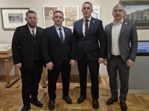 Глава Элисты обсудил в Москве развитие городской среды и транспорта на конференции Союза российских городов.