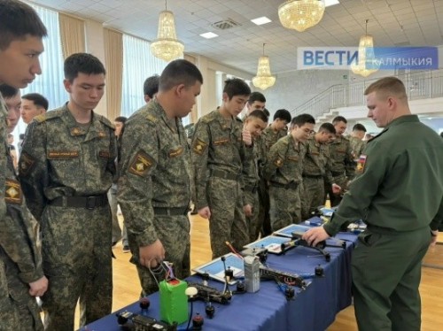 В Элисте проходит военно-патриотический фестиваль «Технологии будущего: БПЛА на службе Отечества».