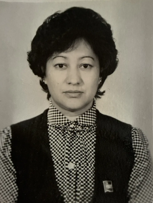 На 85-м году жизни не стало известного политического и общественного деятеля Калмыкии Альвины Холоденко.