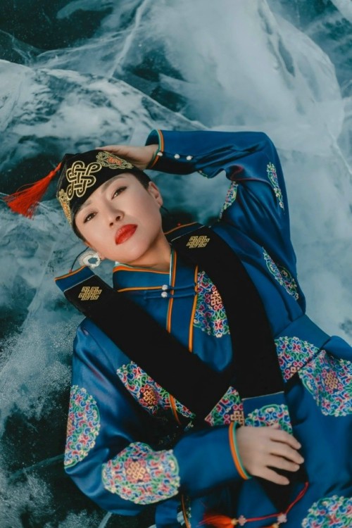 Представительница Калмыкии Сарула Алексеева стала победительницей конкурса «Мисс и Миссис Азия Россия» в номинации «Классик».