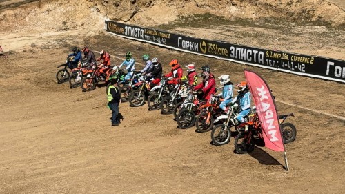 В Элисте стартовал I этап Открытого Кубка ДОСААФ России по мотокроссу.