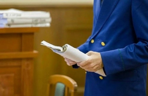 ️В Калмыкии 24-летний житель посёлка Ики-Бурул осуждён за коммерческий подкуп.