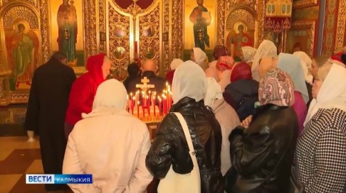 Православные христиане отмечают Радоницу.