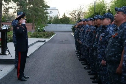 В Элисте состоялись торжественные проводы сводного отряда полиции в служебную командировку на Северный Кавказ.