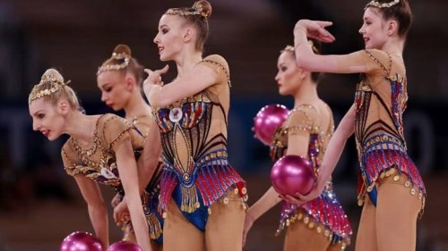 Гимнасты России выступят на международных турнирах с флагом и гимном