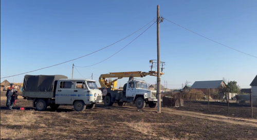 В Элисте после пожара восстановлено электроснабжение в садоводческом хозяйстве «Геолог».