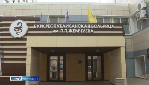 В Калмыкии после ДТП с микроавтобусом госпитализировали мужчину