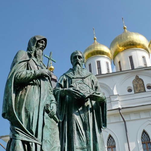 Сегодня в Элисте отмечают  День памяти Святых Кирилла и Мефодия