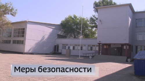Полицейские и сотрудники  Национальной гвардии проверили избирательные участки Элисты перед выборами