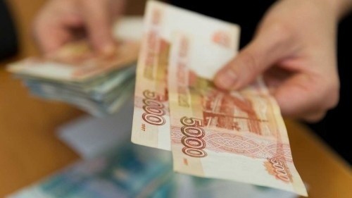 Опрос показал, какие работники в Калмыкии чаще получают прибавку к зарплате