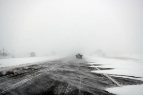 В Юстинском районе прокуратура выявила нарушения при содержании автомобильных дорог в зимний период