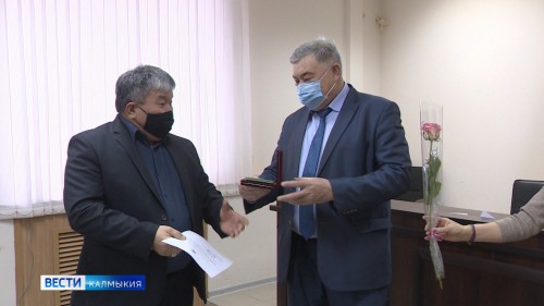 Сегодня калмыцкие врачи получили государственные награды за высокий профессионализм