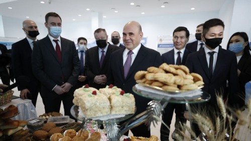 В ходе встречи Глава российского Правительства побывал на выставке продукции регионального АПК Калмыкии
