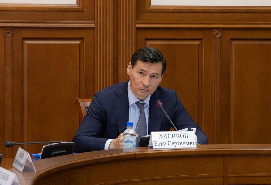 Глава Калмыкии провел совещание по реализации нацпроекта «Безопасные и качественные дороги»
