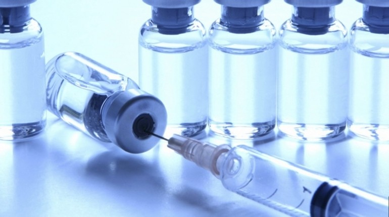 В Калмыкию пришла очередная партия вакцины против COVID-19 в количестве 500 доз