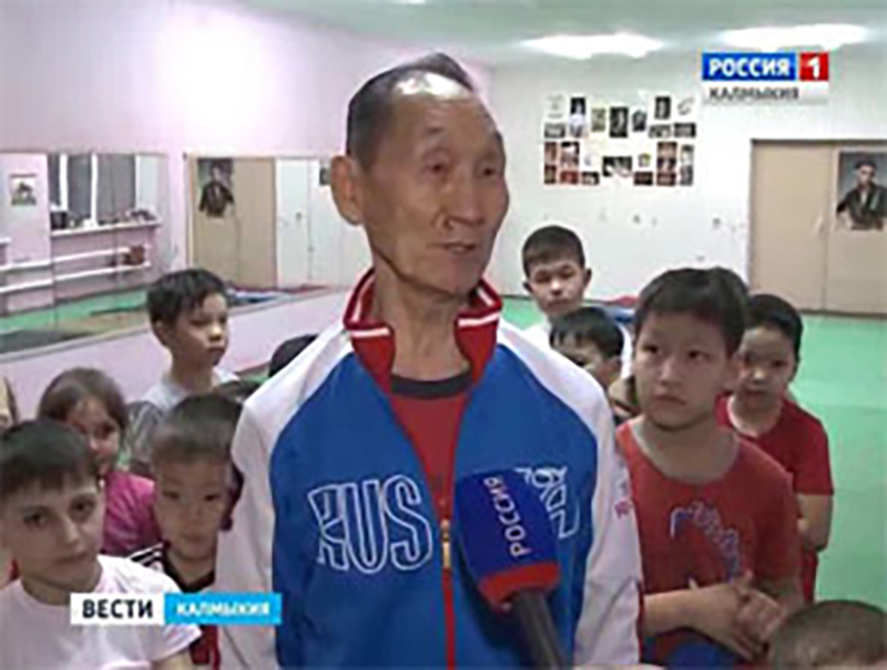 Заслуженному тренеру Николаю Замбаеву исполнилось 80 лет