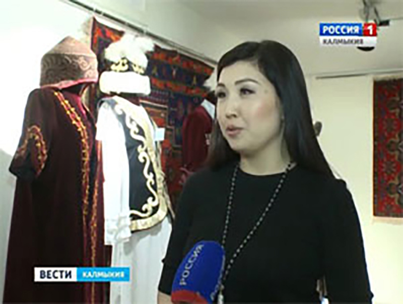 Марина Мукабенова пополнила коллекцию национального музея республики