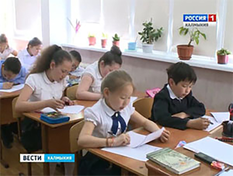 Выпускники начальной школы республики пишут итоговые всероссийские проверочные работы