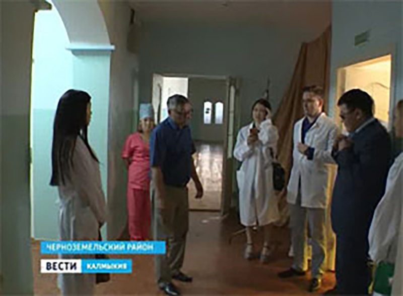 Марина Мукабенова совместно с представителями ПАО «Лукойл» посетили лечебницы Черноземельского и Лаганского районов