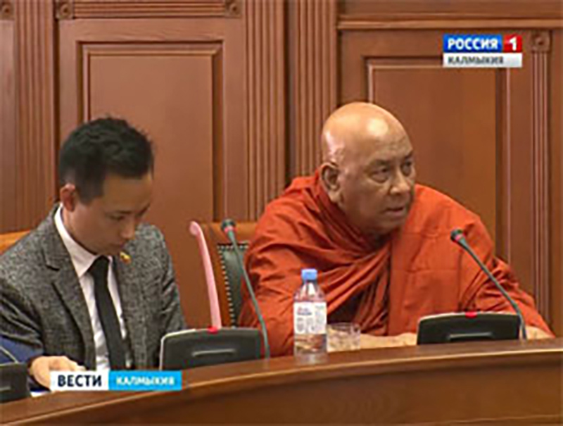В Калмыкию с трехдневным визитом прибыла делегация буддийских монахов Мьянмы