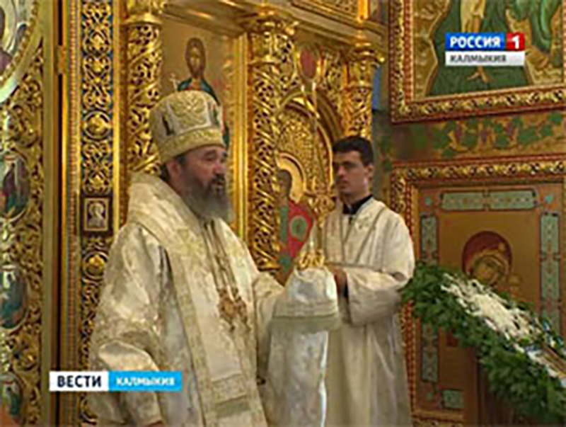 В Казанском кафедральном соборе Элисты совершена божественная литургия