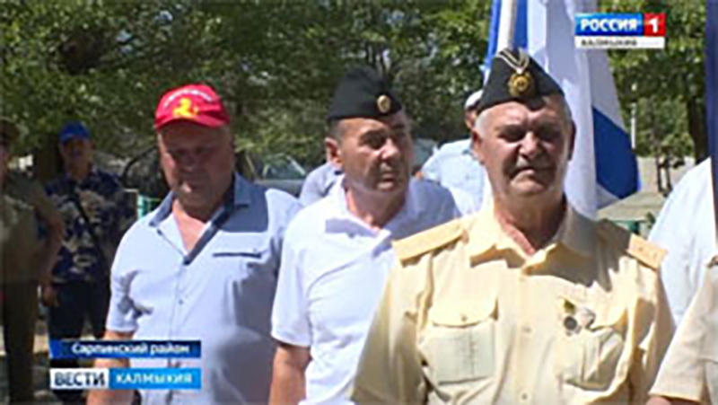 В Салын-Тугтун Сарпинского района состоялось торжественное открытие стелы Геннадию Лячину