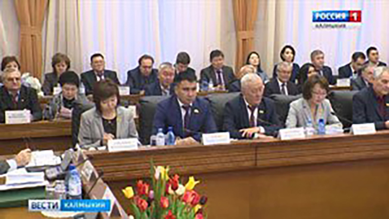 Депутаты народного Хурала приняли бюджет на трёхлетний период