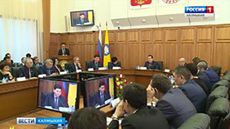 Депутаты Народного хурала собрались на очередную сессию