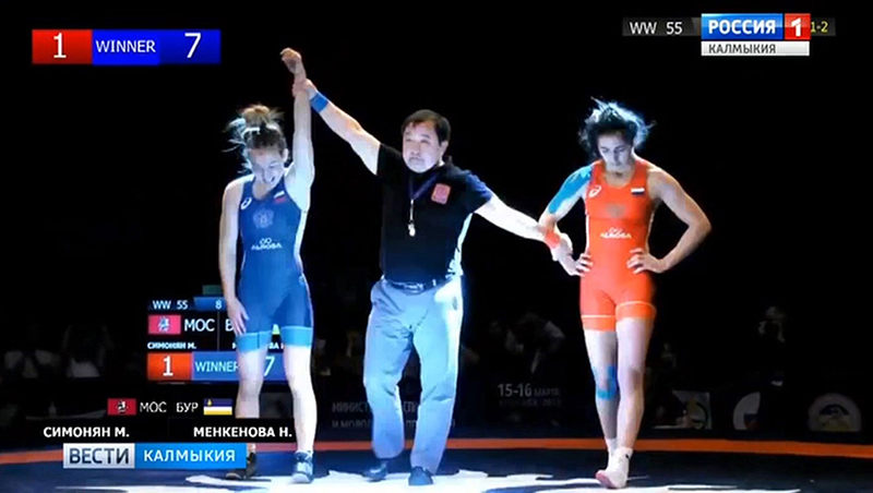 Нина Менкенова стала чемпионкой России по вольной борьбе