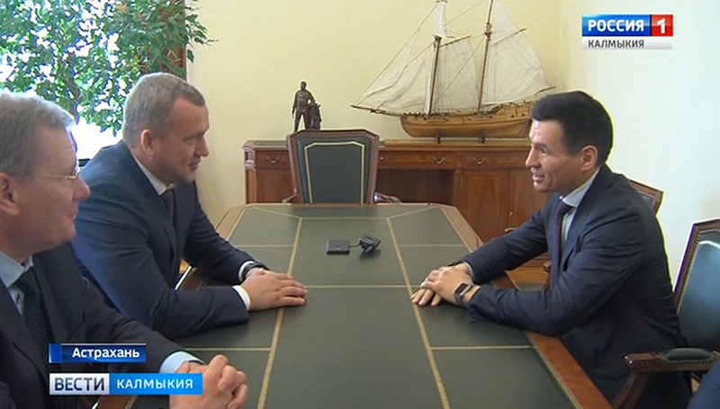 Бату Хасиков встретился с врио губернатора Астраханской области Сергеем Морозовым