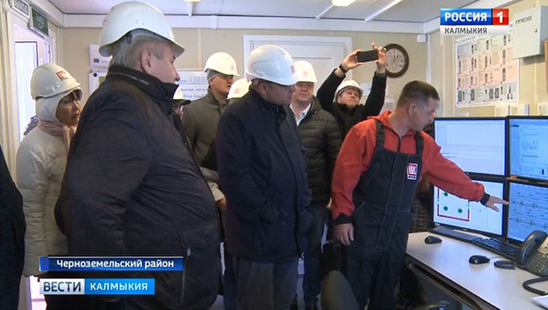 Делегация ХМАО посетила нефтяные объекты в Черноземельском районе