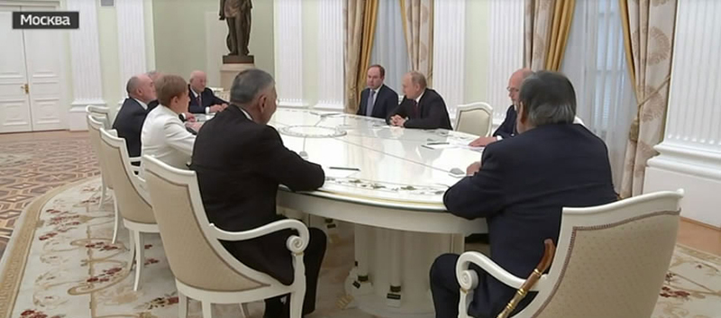 Путин провел встречу с бывшими губернаторами