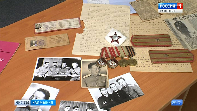 В Национальный музей на вечное хранение передан архив ветерана
