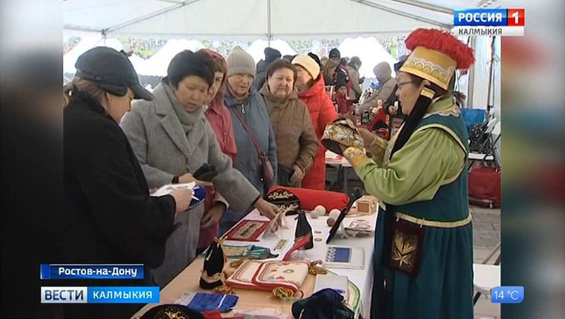 Делегация из Калмыкии на фестивале народных промыслов