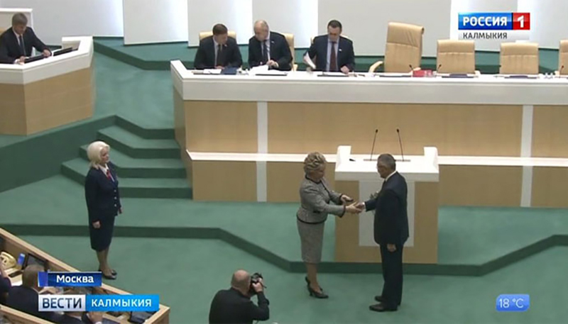 Алексей Орлов официально стал сенатором от Калмыкии