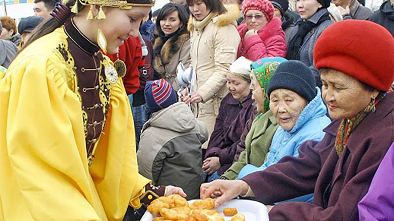 «Цаган сарин байр». В преддверии светлого праздника Цаган Сар в Калмыкии проходит благотворительная акция