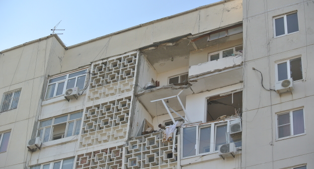 Экспертиза признала поврежденные подъезды жилого дома не подлежащими к восстановлению