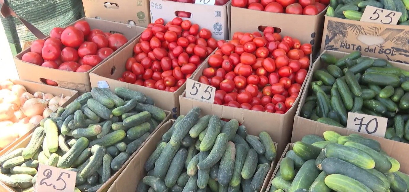 Как правильно выбрать овощи и фрукты? Где лучше покупать, а где не стоит?