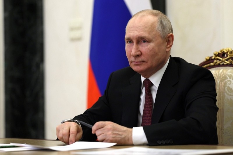 Владимир Путин поздравил служащих МВД с профессиональным праздником.